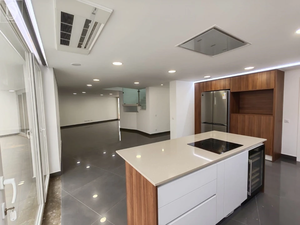 Moradia T5 para Venda em Lagos (São Sebastião e Santa Maria) Foto 12