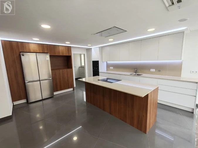 Moradia T5 para Venda em Lagos (São Sebastião e Santa Maria) Foto 13