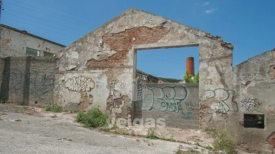 Armazém para Venda em Odivelas