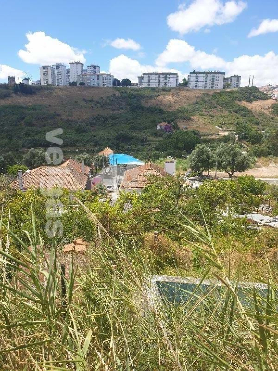 Moradia T5 para Venda em Ramada e Caneças Foto 11