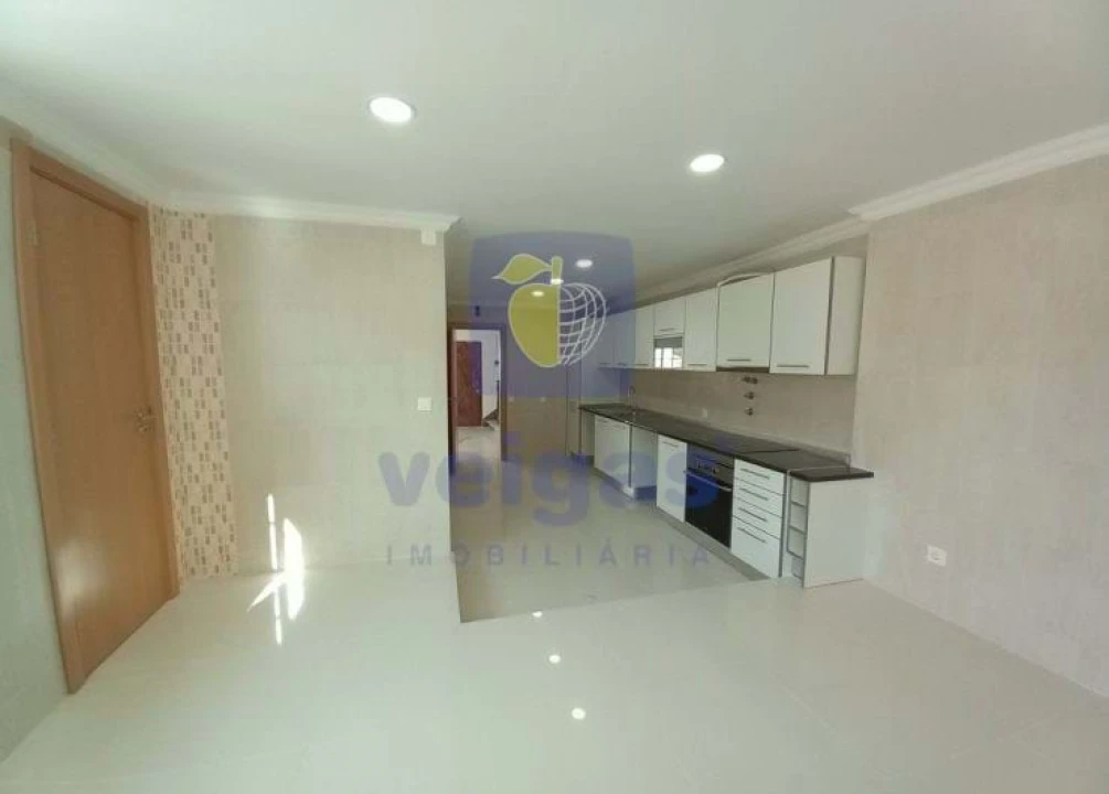 Moradia T3 para Venda em Carcavelos e Parede Foto 12