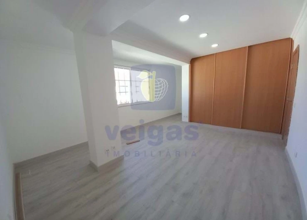 Moradia T3 para Venda em Carcavelos e Parede Foto 18