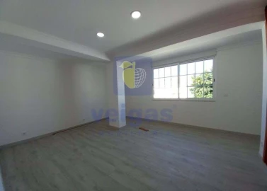 Moradia T3 para Venda em Carcavelos e Parede