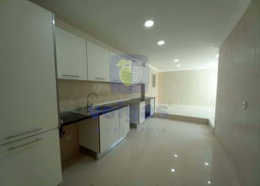 Moradia T3 para Venda em Carcavelos e Parede