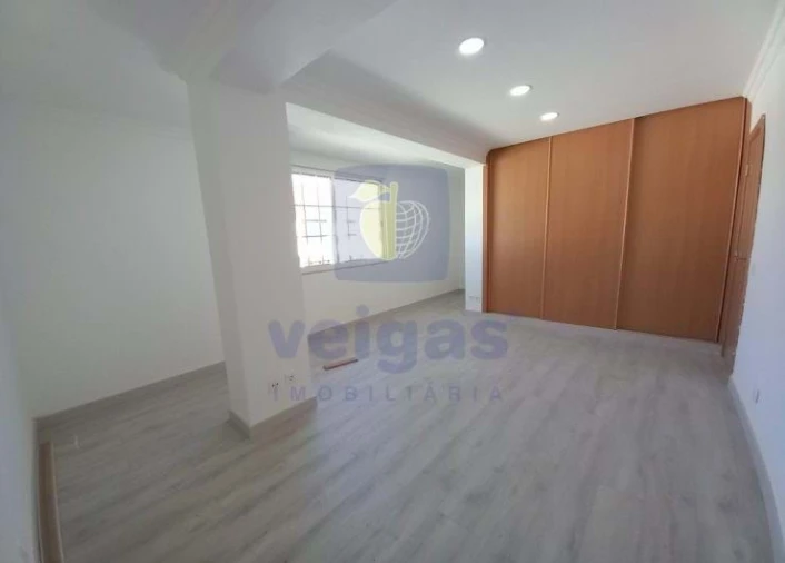 Moradia T3 para Venda em Carcavelos e Parede Foto 18
