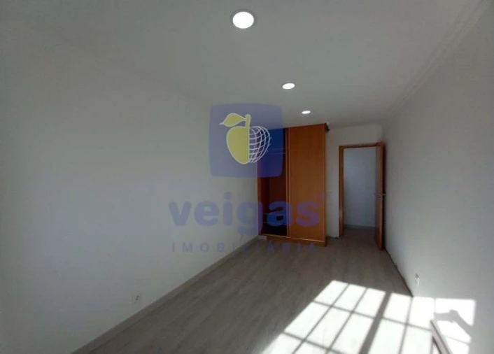 Moradia T3 para Venda em Carcavelos e Parede Foto 32