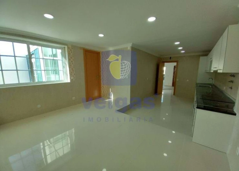 Moradia T3 para Venda em Carcavelos e Parede Foto 13