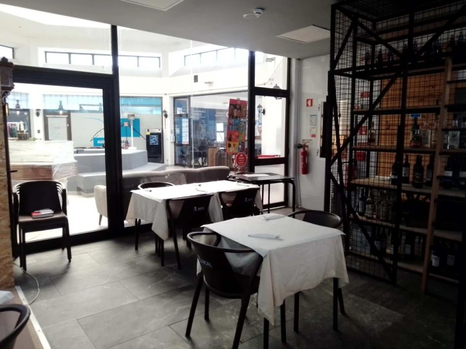 Negócio para Venda em Santo António dos Cavaleiros e Frielas Foto 13