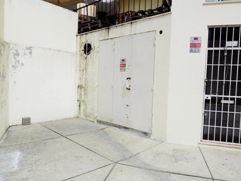 Negócio para Venda em Santo António dos Cavaleiros e Frielas Foto 23