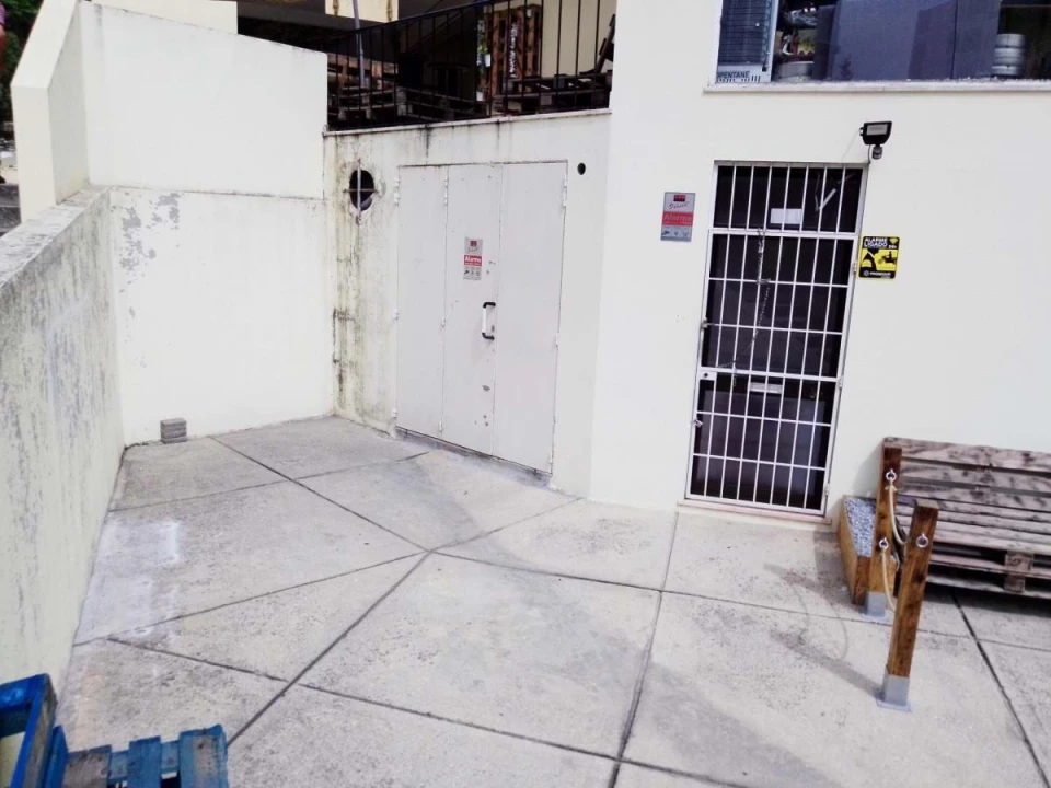 Negócio para Venda em Santo António dos Cavaleiros e Frielas Foto 15