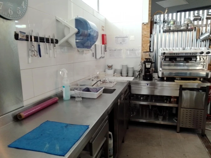 Negócio para Venda em Santo António dos Cavaleiros e Frielas Foto 14