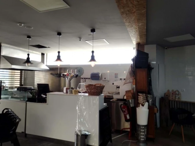 Negócio para Venda em Santo António dos Cavaleiros e Frielas Foto 17