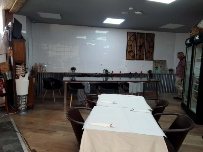 Negócio para Venda em Santo António dos Cavaleiros e Frielas Foto 12