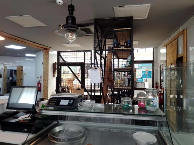 Negócio para Venda em Santo António dos Cavaleiros e Frielas Foto 4