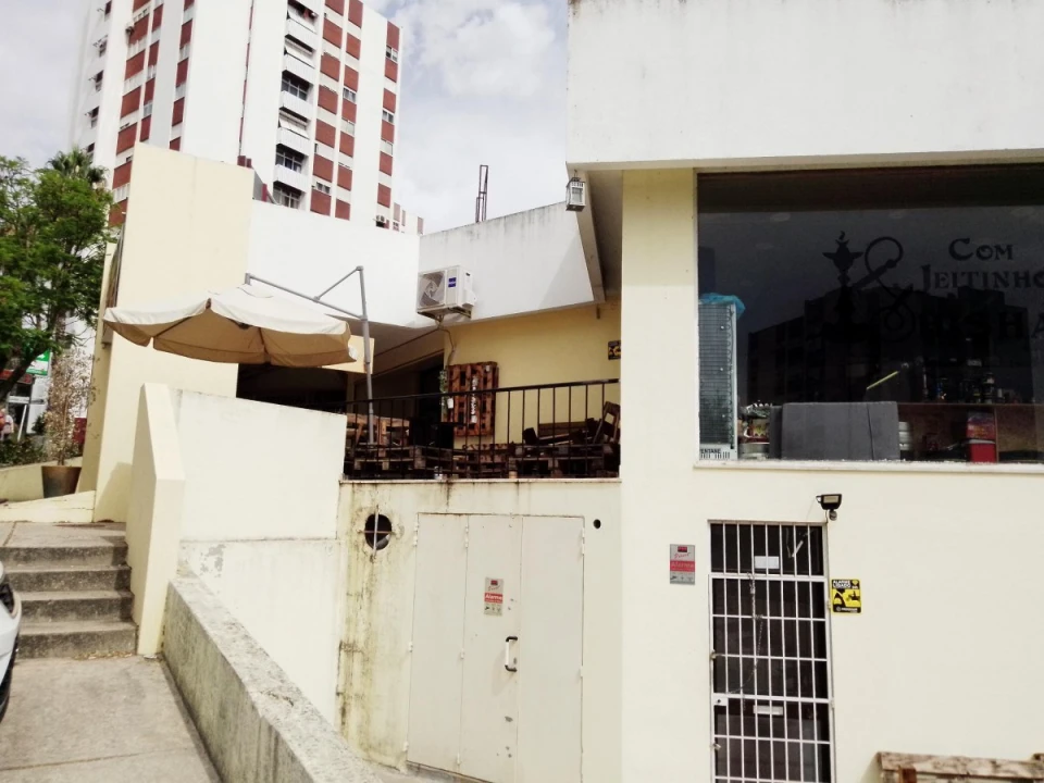 Negócio para Venda em Santo António dos Cavaleiros e Frielas Foto 6