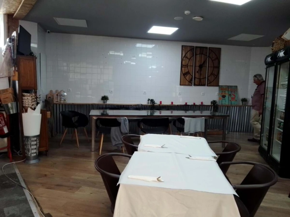 Negócio para Venda em Santo António dos Cavaleiros e Frielas Foto 12