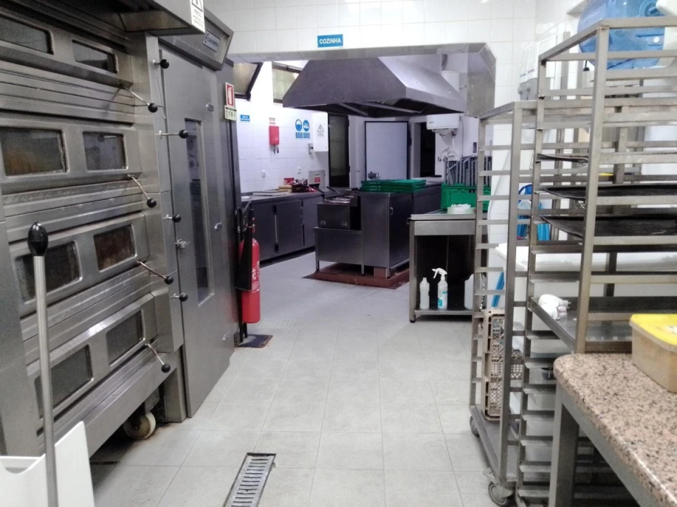 Negócio para Venda em Santo António dos Cavaleiros e Frielas Foto 19