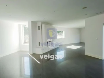 Moradia T4 para Venda em Agualva e Mira-Sintra