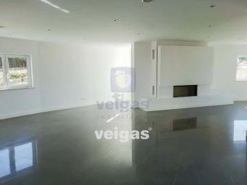 Moradia T4 para Venda em Agualva e Mira-Sintra