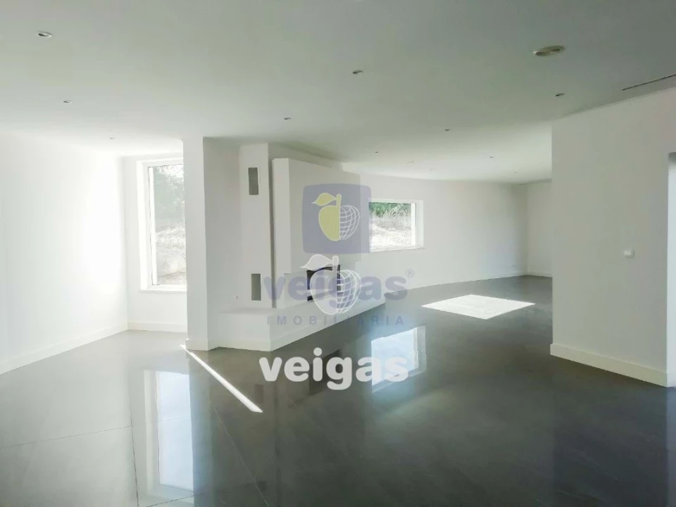 Moradia T4 para Venda em Agualva e Mira-Sintra Foto 3