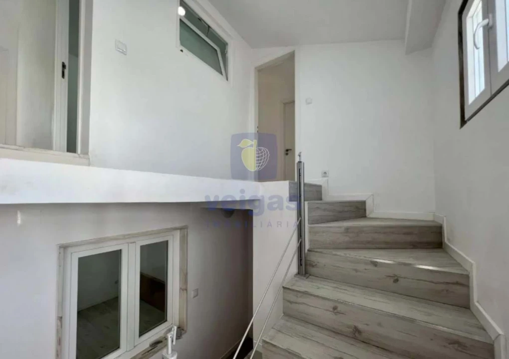 Moradia T9 para Venda em Ajuda Foto 3