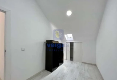 Moradia T9 para Venda em Ajuda