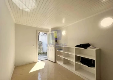 Moradia T9 para Venda em Ajuda