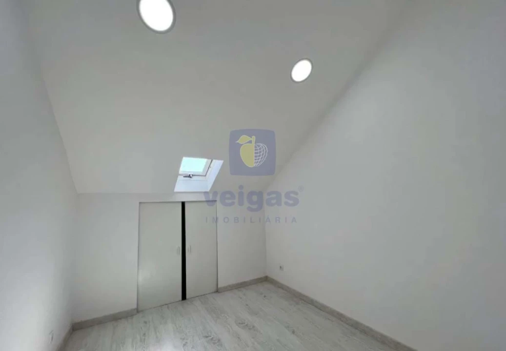 Moradia T9 para Venda em Ajuda Foto 14