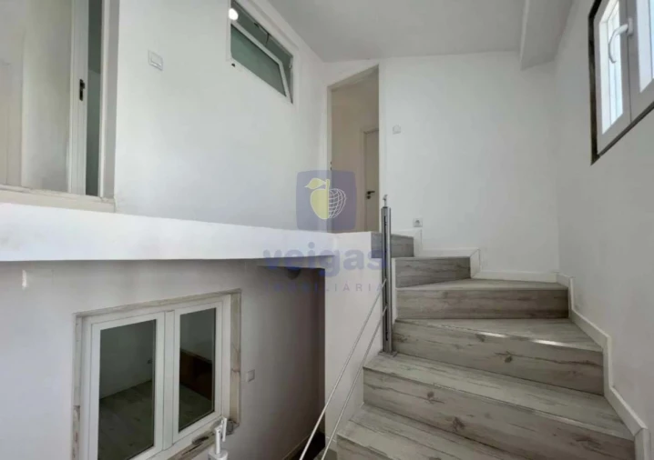 Moradia T9 para Venda em Ajuda Foto 3