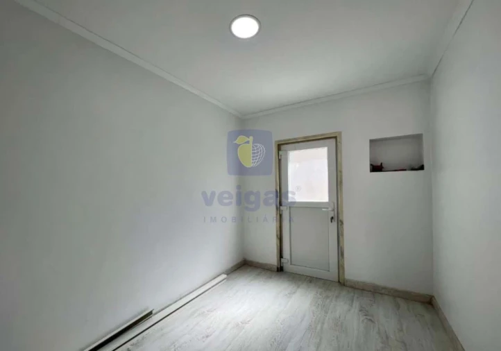 Moradia T9 para Venda em Ajuda Foto 20