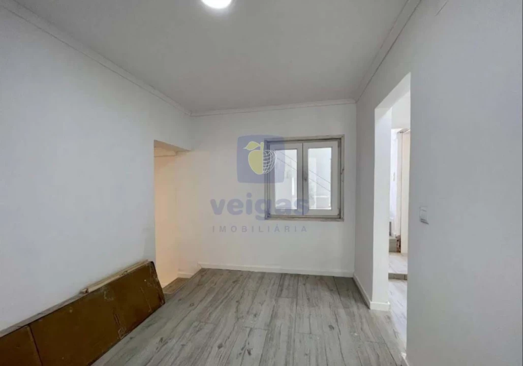 Moradia T9 para Venda em Ajuda Foto 15