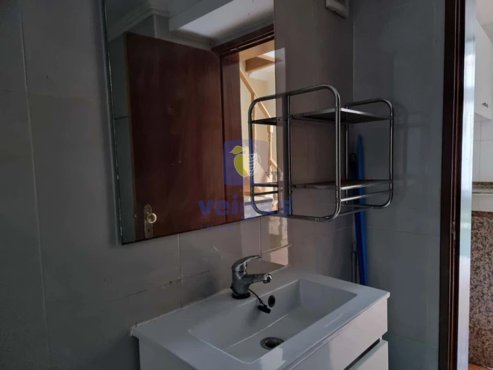 Apartamento T1 para Venda em Santa Maria Maior Foto 31