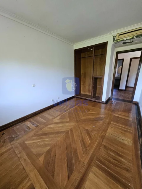 Moradia T7 para Venda em Agualva e Mira-Sintra