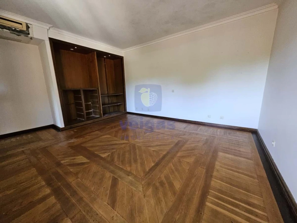 Moradia T7 para Venda em Agualva e Mira-Sintra Foto 15