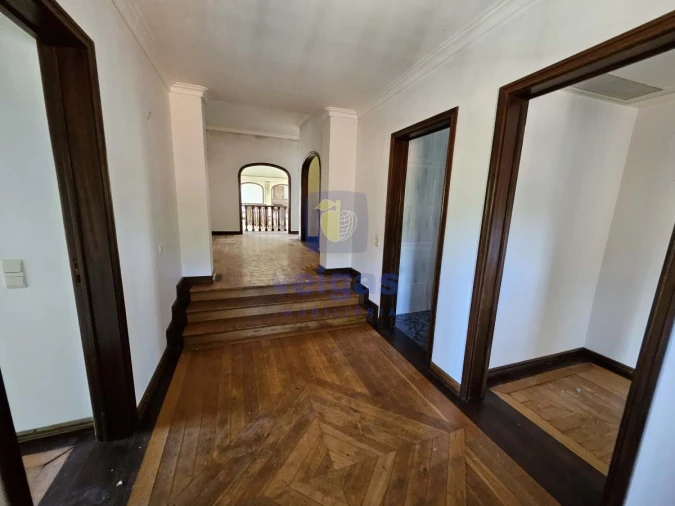 Moradia T7 para Venda em Agualva e Mira-Sintra Foto 6