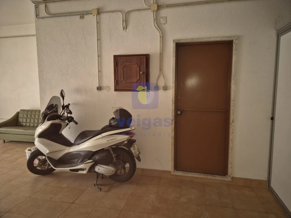 Garagem para Arrendamento em Odivelas Foto 5