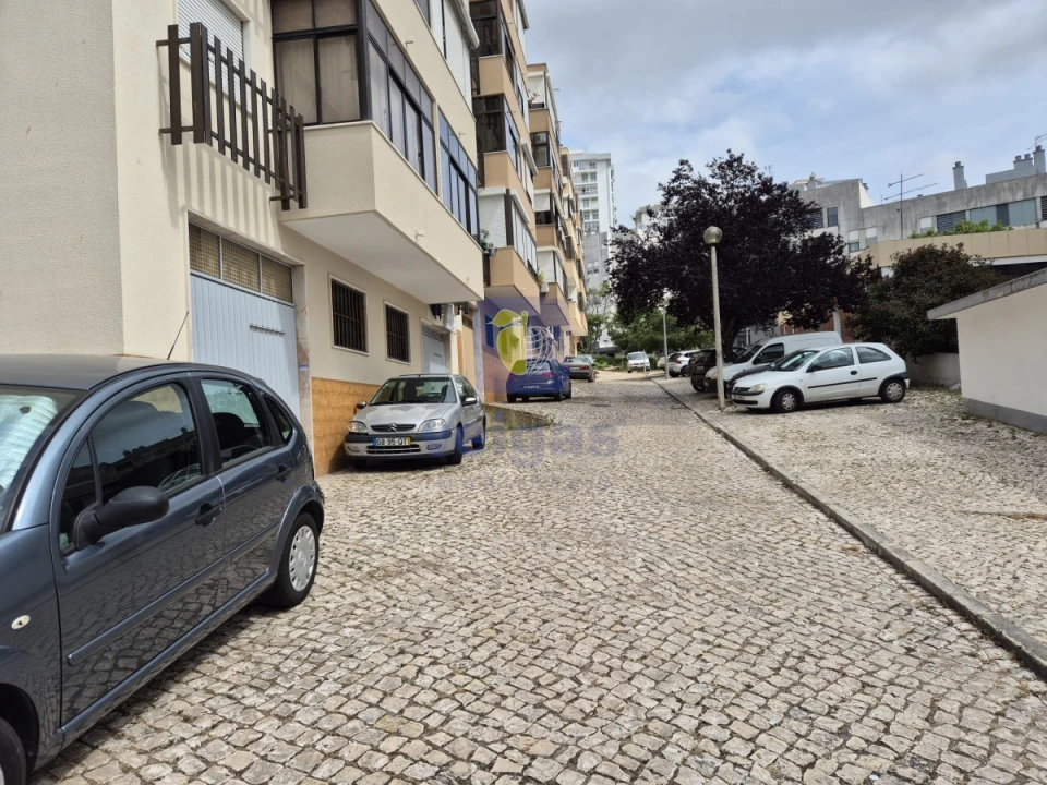 Garagem para Arrendamento em Odivelas Foto 13