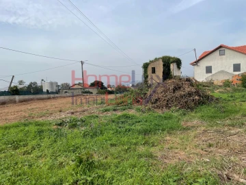 Terreno para Venda em O. Azeméis, Riba-Ul, Ul, Macinhata Seixa, Madail