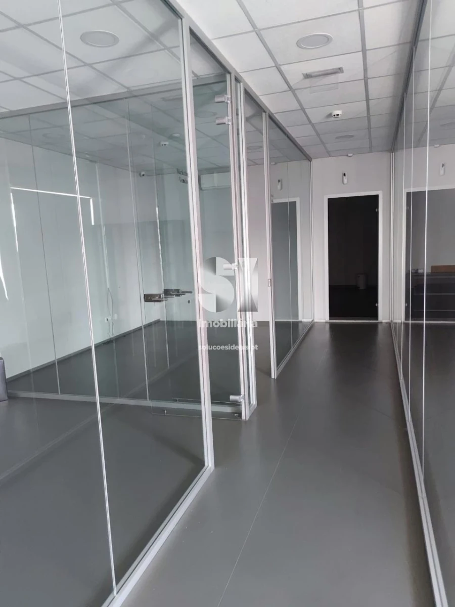 Armazém para Venda em Santo Tirso, Couto (Santa Cristina e São Miguel) e Burgães Foto 15