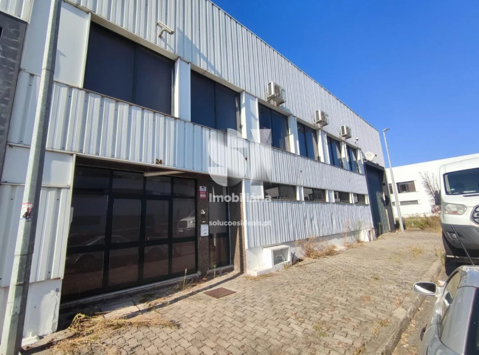 Armazém para Venda em Santo Tirso, Couto (Santa Cristina e São Miguel) e Burgães Foto 6