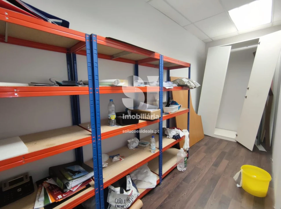 Armazém para Venda em Santo Tirso, Couto (Santa Cristina e São Miguel) e Burgães Foto 13