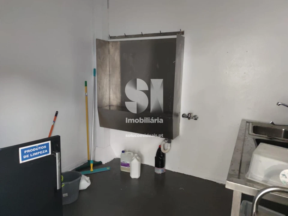 Armazém para Venda em Santo Tirso, Couto (Santa Cristina e São Miguel) e Burgães Foto 21