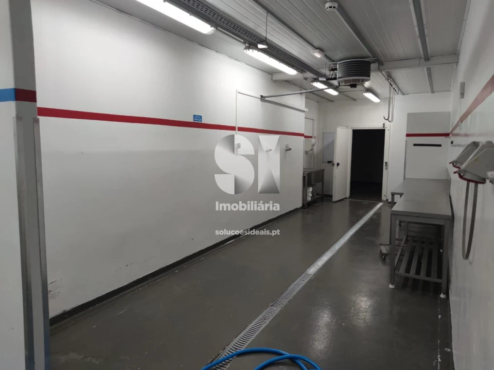 Armazém para Venda em Santo Tirso, Couto (Santa Cristina e São Miguel) e Burgães Foto 22