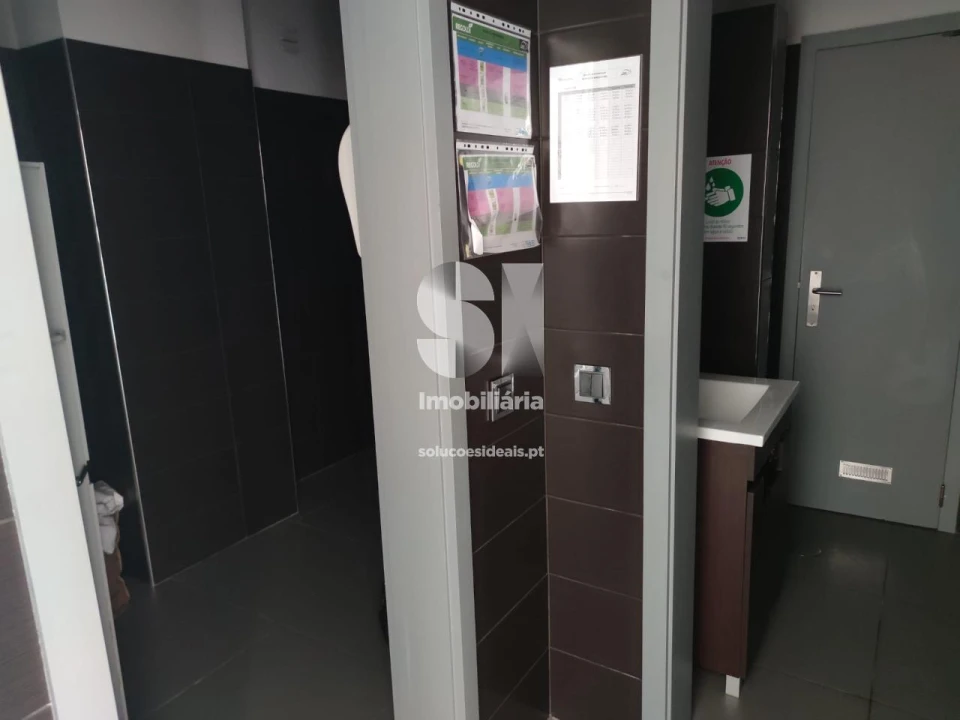 Armazém para Venda em Santo Tirso, Couto (Santa Cristina e São Miguel) e Burgães Foto 24