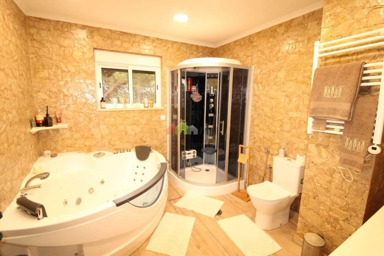 Quinta T3 para Venda em Santa Maria e São Miguel, São Martinho, São Pedro Penaferrim Foto 32