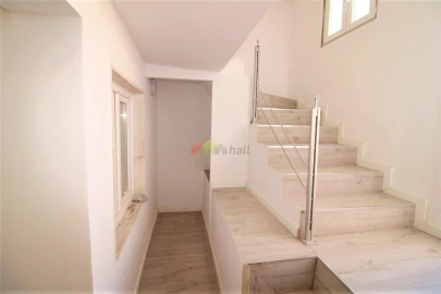 Moradia T9 para Venda em Ajuda