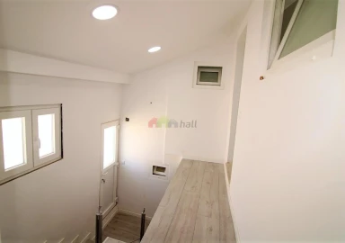 Moradia T9 para Venda em Ajuda