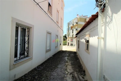 Moradia T9 para Venda em Ajuda