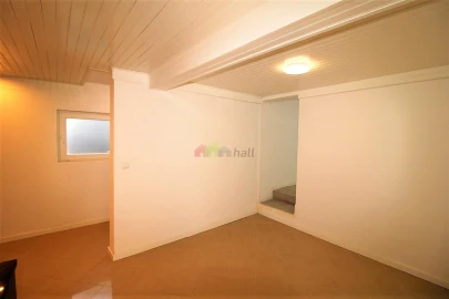 Moradia T9 para Venda em Ajuda