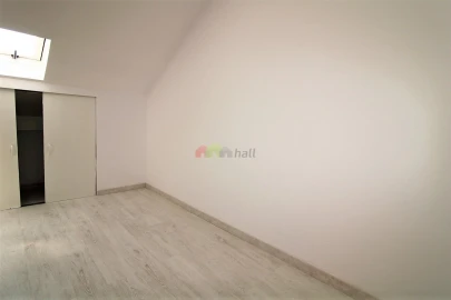 Moradia T9 para Venda em Ajuda
